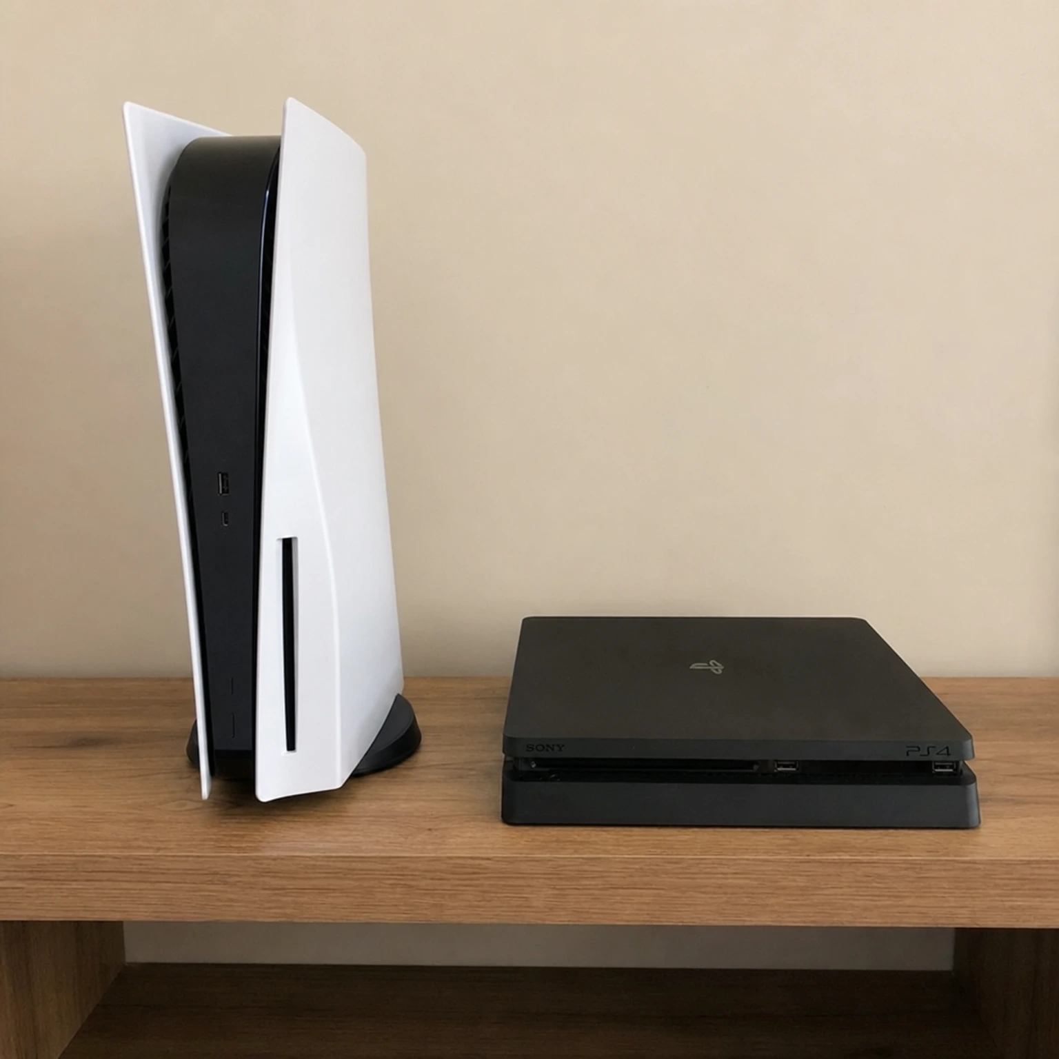 PS5 vs PS4 farkları
